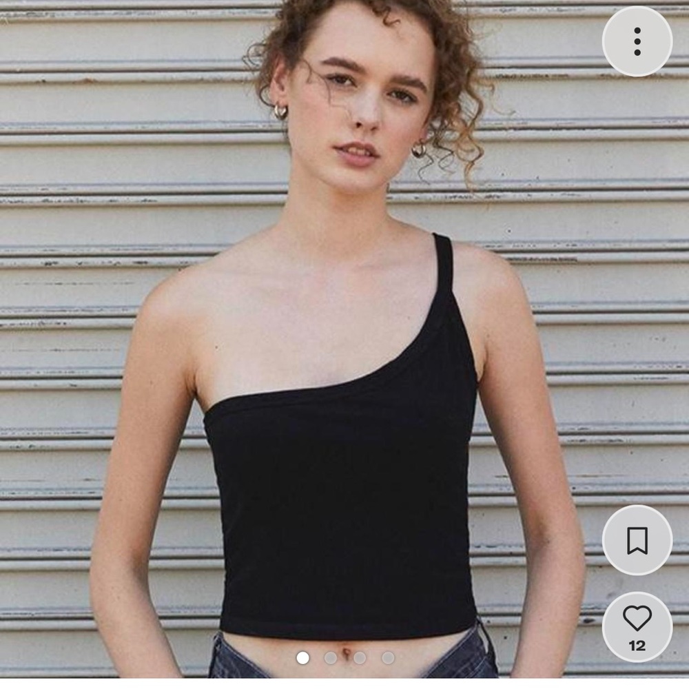 BRANDY MELVILLE ‘ One Shoulder Tank ‘
